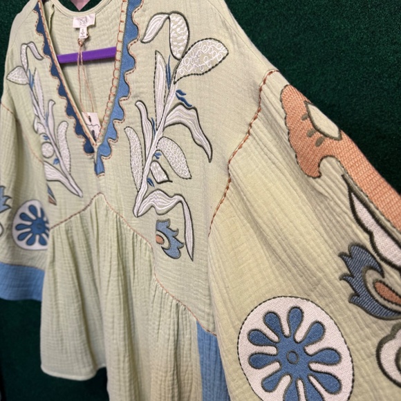 🔥115 NWT Easel Embroidered Sage Gauze Top Blouse - Picture 4 of 7